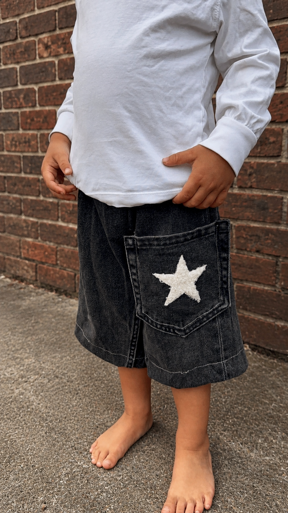 Starry eyes shorts